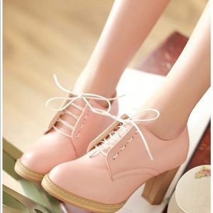 Pink Oxford shoes-like new! Size 7.5